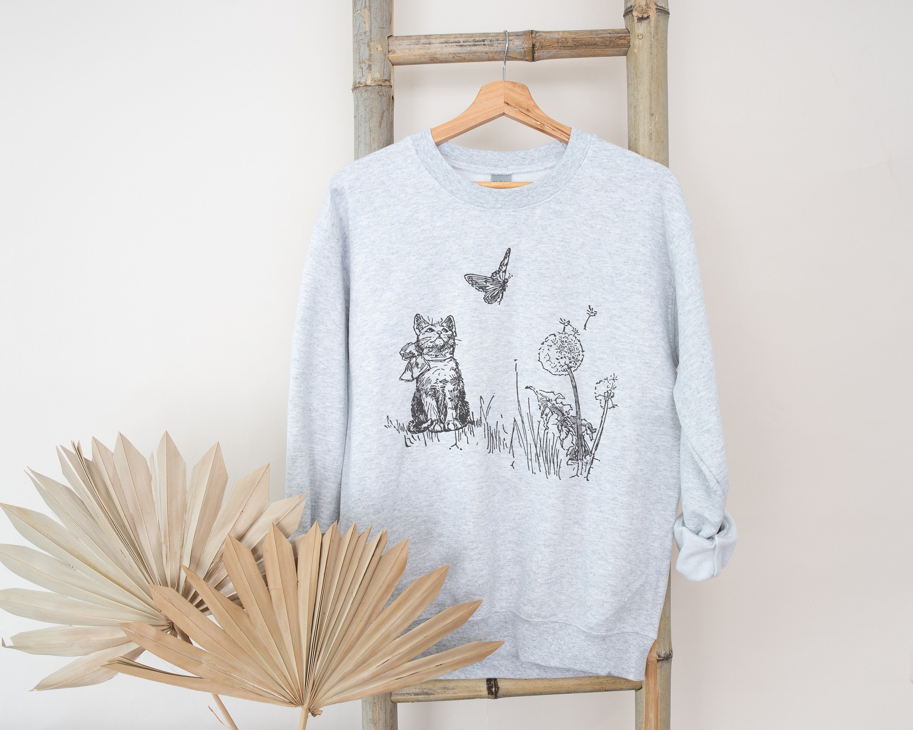 Vintage Cat Sweatshirt Women Cat Sweater Vintage Sweatshirt Cat Shirt Vintage Clothes Cat Lover Gifts Butterfly Sweatshirt Vintage Crewneck