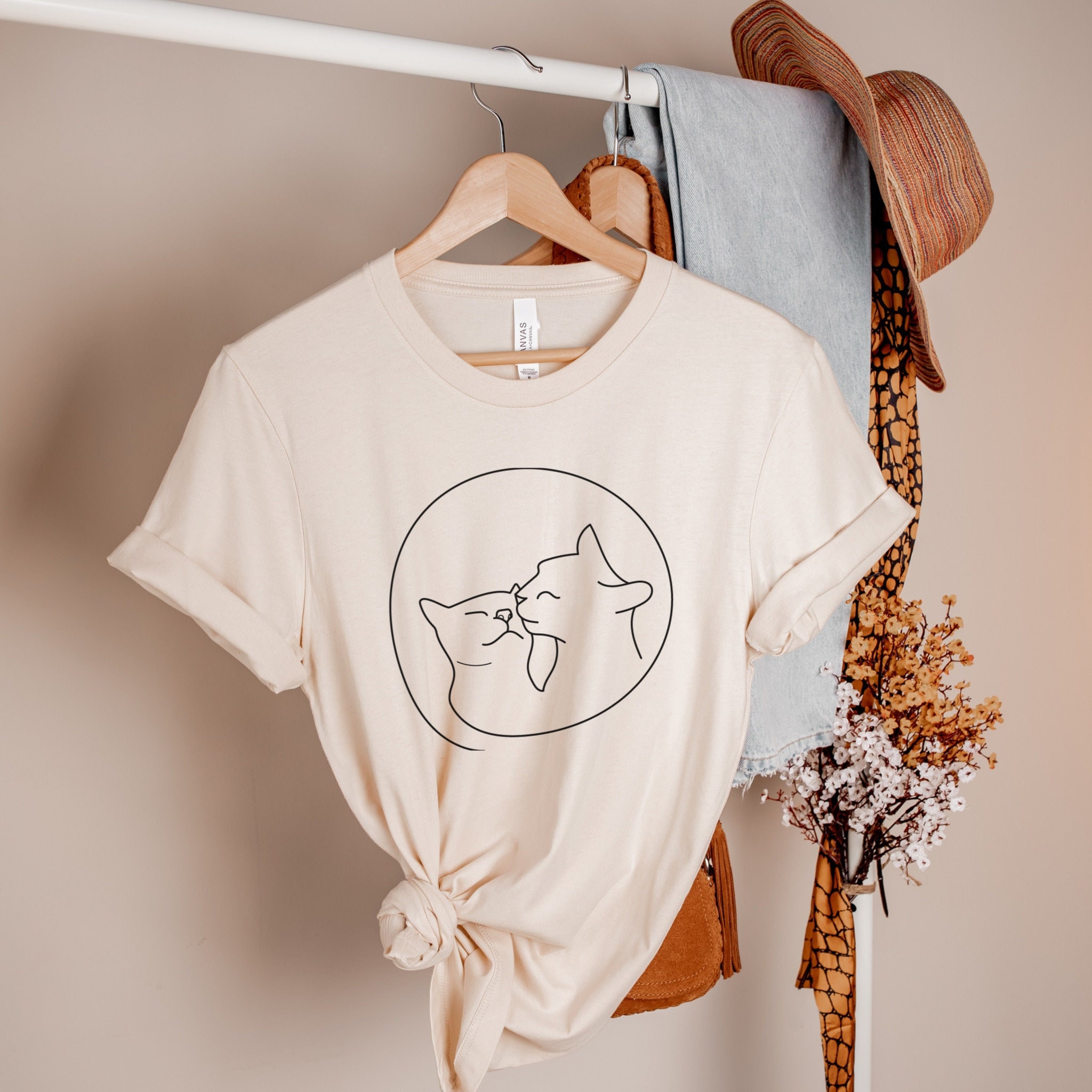 Aesthetic Cat Shirt Cat Tshirts Vintage Cat Shirt Cute Cat Shirt Kitten T-shirt Cute Kitty Shirt Cat Mama Cat Mom Shirt Cat Lover Gift Cats