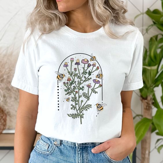 Beekeeper Shirt, Honeybee Shirt, Bee Botanical Shirt, Cute Bee Shirt, Bee T-shirt, Bumblebee Shirt